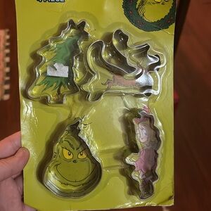 The grinch four piece cookie cutter set brand new ￼